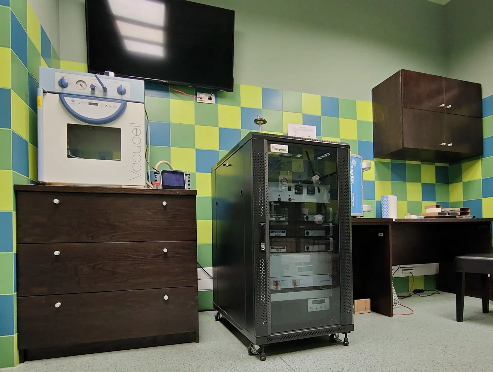 Laboratorium Tomografii i Spektroskopii Magnetycznego Rezonansu Jądrowego (LaTiS)